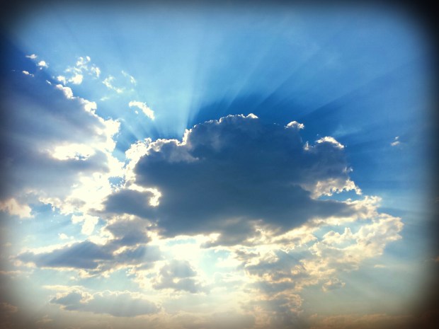 Sun Rays & Clouds 